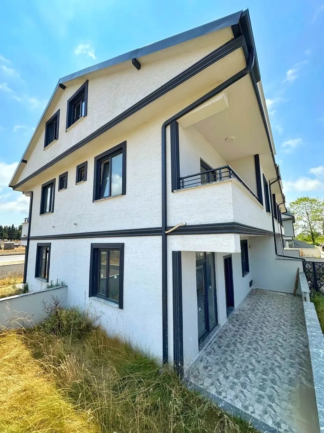 AYRI MUTFAK, MÜSTAKİL GİRİŞ, YERDEN ISITMA, EBEVEYN BANYOLU 3+1 TRİPLEKS VİLLA! KOCAALİ ALANDERE MH