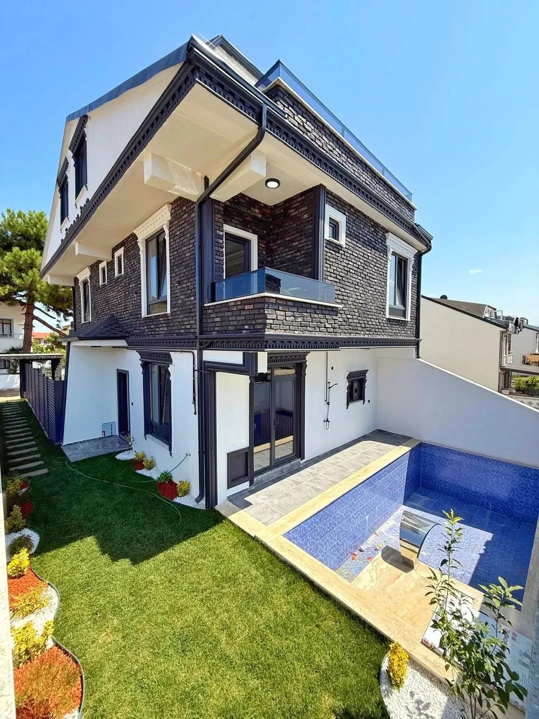 ÇİFT EBEVEYN BANYOLU, HAVUZLU, KOMPLE GRANİT ZEMİN, YERDEN ISITMA 3+1 TRİPLEKS VİLLA! KOCAALİ ALANDERE MH