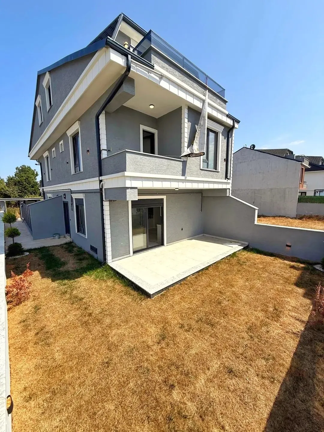 GENİŞ BAHÇE, YERDEN ISITMA, ARKA CEPHE, EBEVEYN BANYOLU 3+1 TRİPLEKS VİLLA! KOCAALİ ALANDERE MH