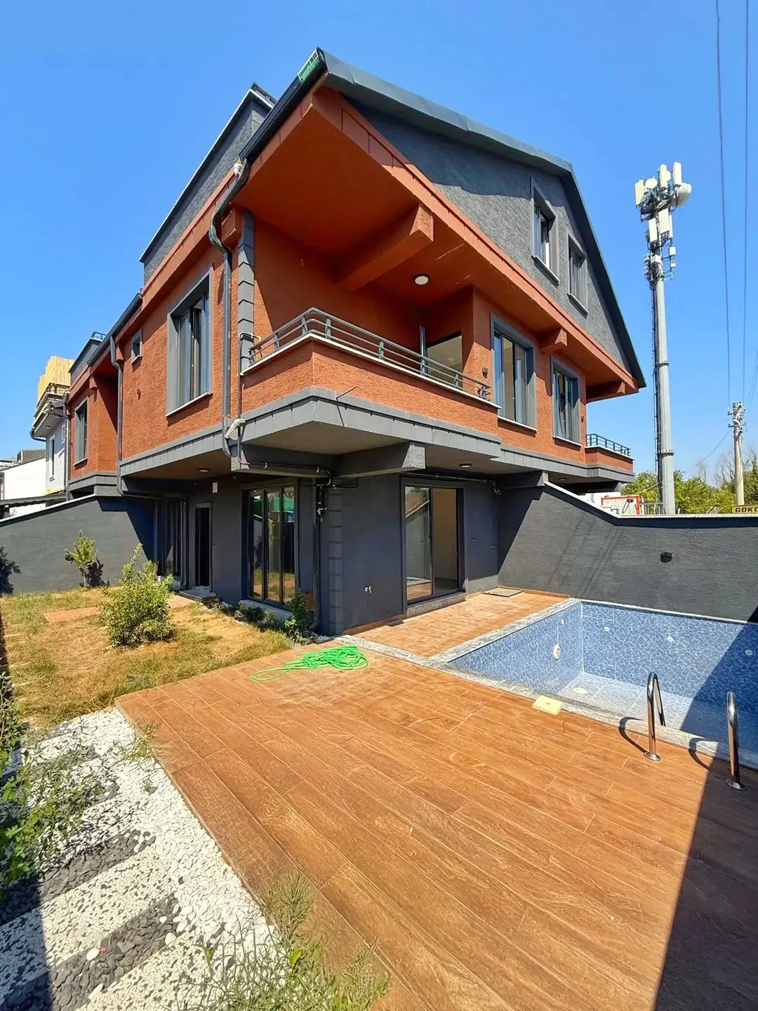 HAVUZLU, KOMPLE GRANİT ZEMİN, GENİŞ BAHÇE-BİNA KULLANIM ALANLI, YERDEN ISITMA 4+1 TRİPLEKS VİLLA! KOCAALİ ALANDERE MH