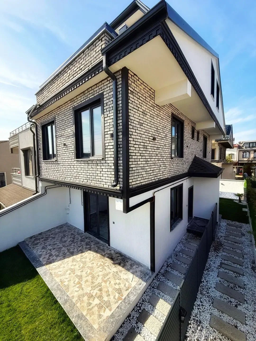 ÖN CEPHE, PLAJA 70METRE, LÜKS DİZAYN, YERDEN ISITMA 3+1 TRİPLEKS VİLLA! KOCAALİ ALANDERE MH