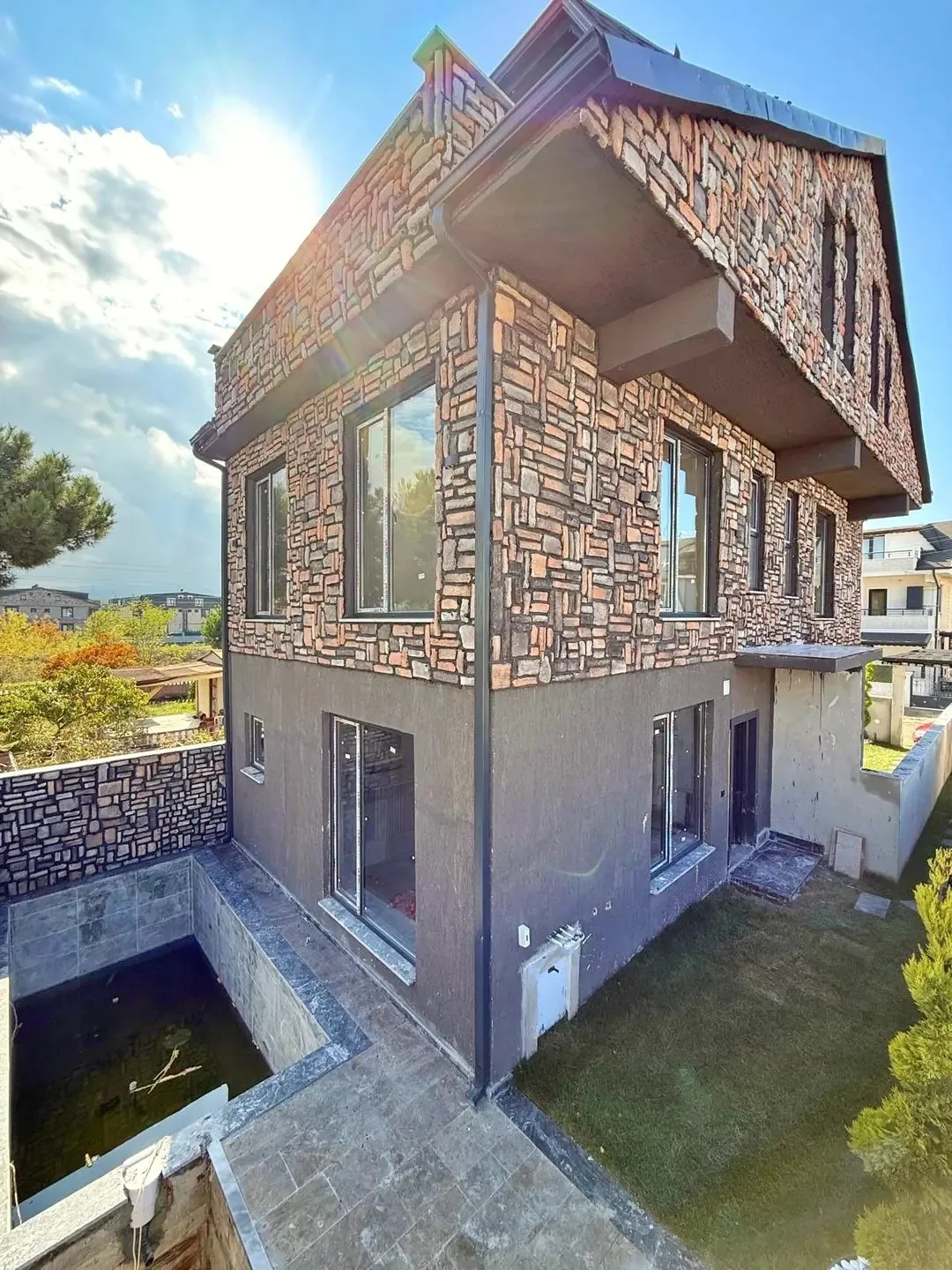 HAVUZLU, PLAJA 160 METRE, LÜKS DİZAYN, EBEVEYN BANYO, HAVUZLU, 3+1 TRİPLEKS VİLLA! KOCAALİ YAYLA MH