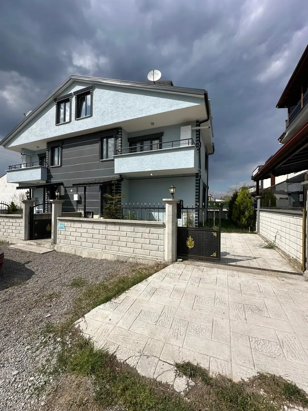 KENDİNE GARAJLI, 3 CEPHE GENİŞ BAHÇE ALANI, KOMBİ(PETEK), 4+1 TRİPLEKS VİLLA! KOCAALİ ALANDERE MH