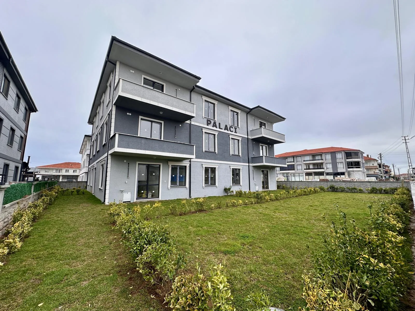 KARASU SAHİLDE 2+1 YERDEN ISITMALI LÜKS DAİRE