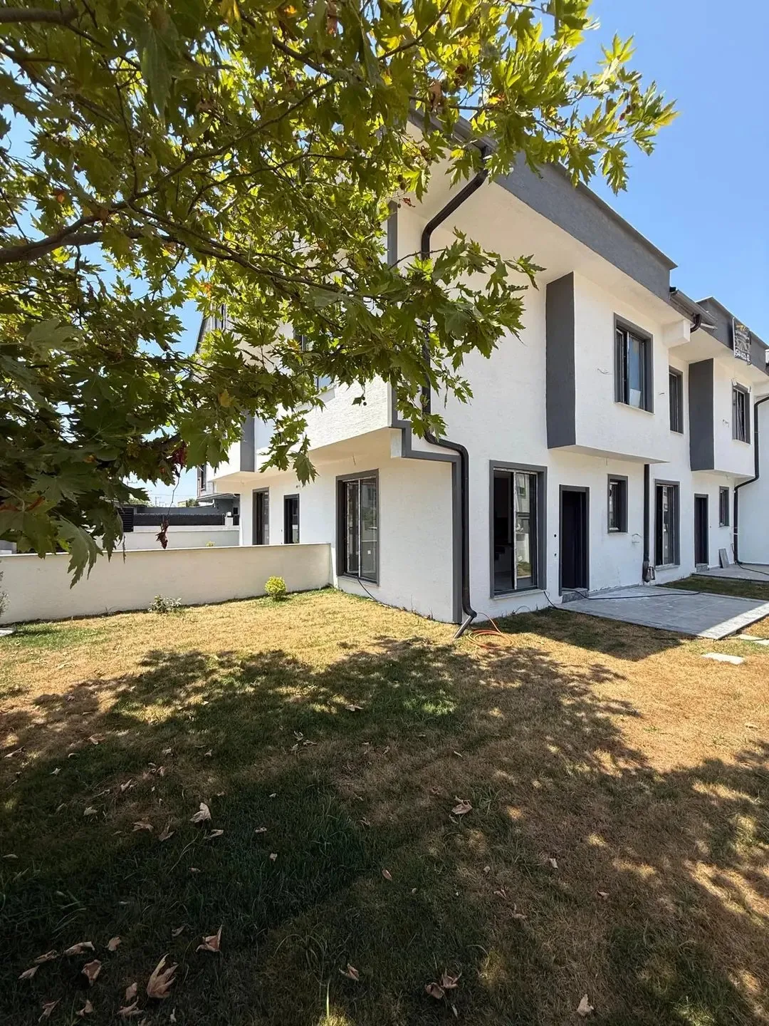 KÖŞE PARSEL, ULTRA GENİŞ BAHÇE, MERKEZ PLAJ, MÜSTAKİL GİRİŞ, EBEVEYN BANYOLU 3+1 TRİPLEKS VİLLA! KOCAALİ YALI MH