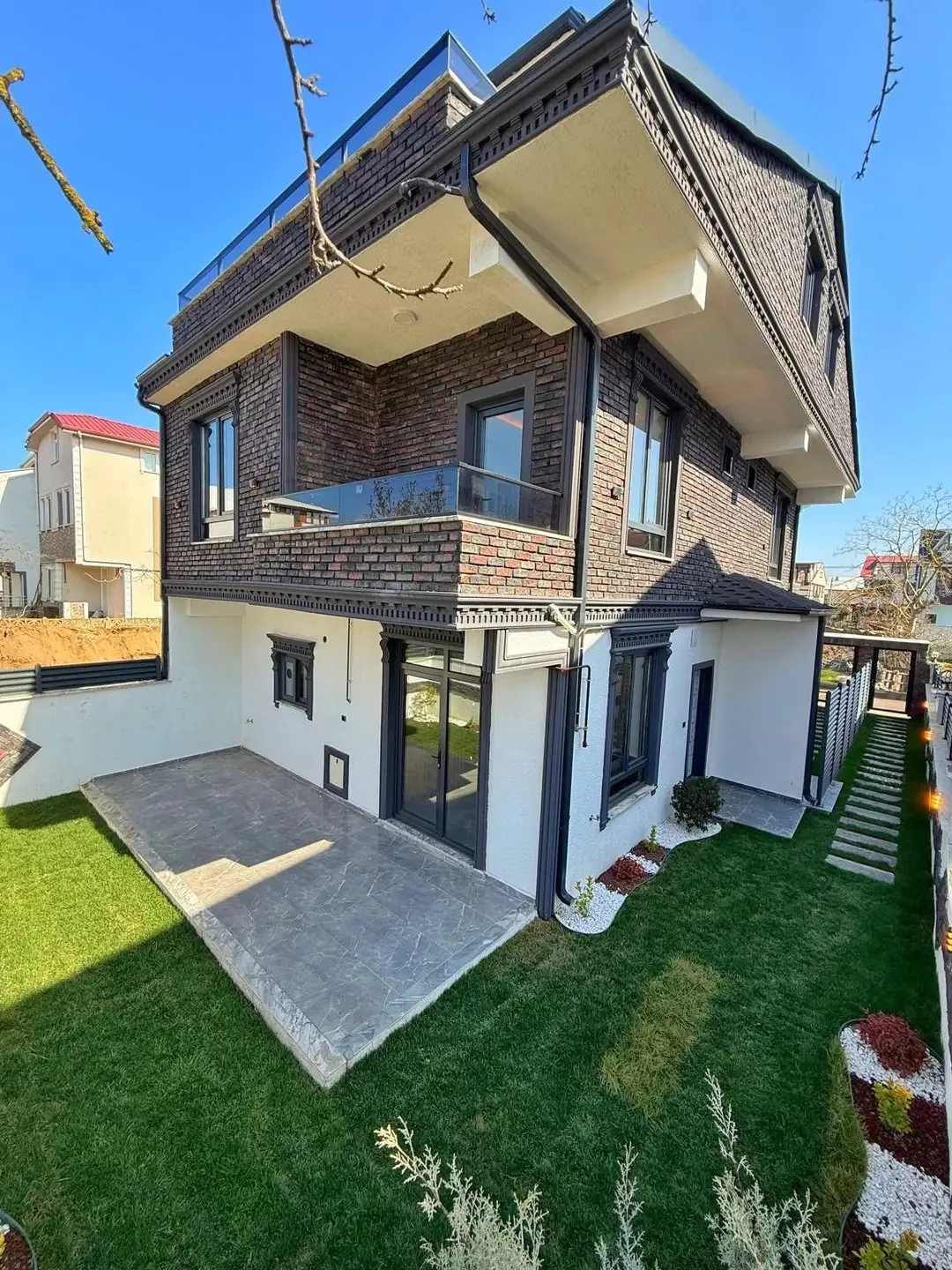 MERKEZ PLAJ, ARKA CEPHE, LÜKS DİZAYN, KOMPLE GRANİT ZEMİN, YERDEN ISITMA 3+1 TRİPLEKS VİLLA! KOCAALİ YALI MH