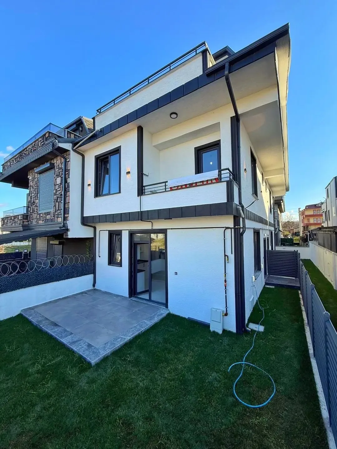 ÖN CEPHE, 99m2 KENDİ ARSASI, EBEVEYN BANYOLU 3+1 TRİPLEKS VİLLA! KOCAALİ ALANDERE MH