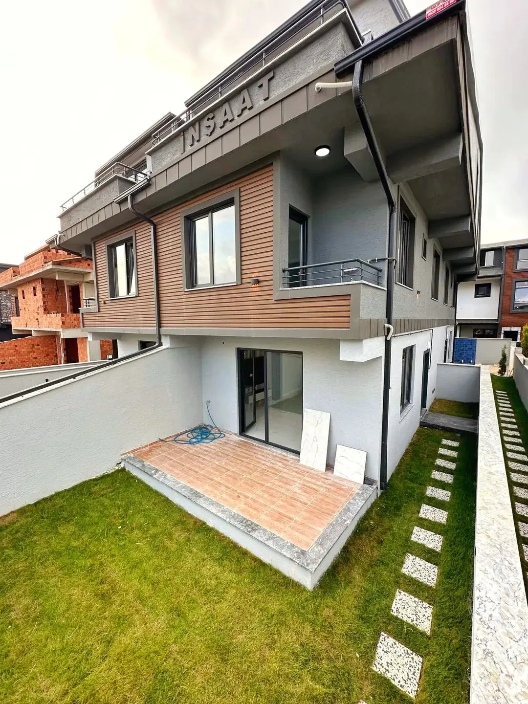 ÖN CEPHE, MÜSTAKİL GİRİŞ, MÜSTAKİL BAHÇE, KOMBİ-PETEK 4+1 TRİPLEKS VİLLA! KOCAALİ ALANDERE MH