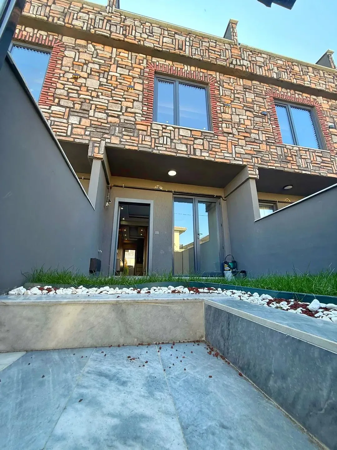 PLAJA 250METRE, AYRI KONSEPT MUTFAK, YERDEN ISITMA, ÖN-ARKA ÇİFT BAHÇE 4+1 TRİPLEKS VİLLA! KOCAALİ YAYLA MH