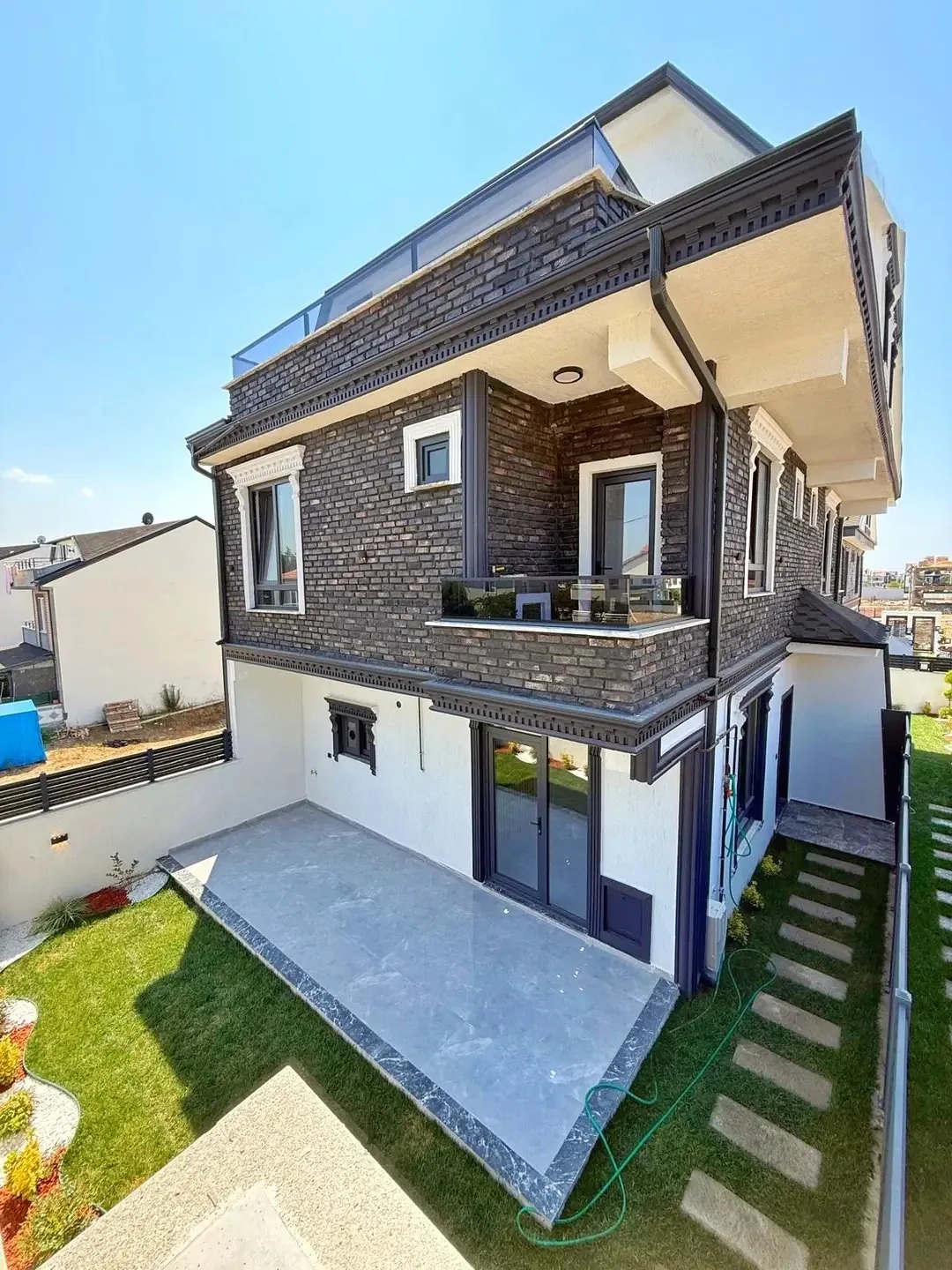 TERAS DENİZ MANZARALI, ÇİFT EBEVEYN BANYOLU, KOMPLE GRANİT ZEMİN, YERDEN ISITMA 3+1 TRİPLEKS VİLLA! KOCAALİ ALANDERE MH