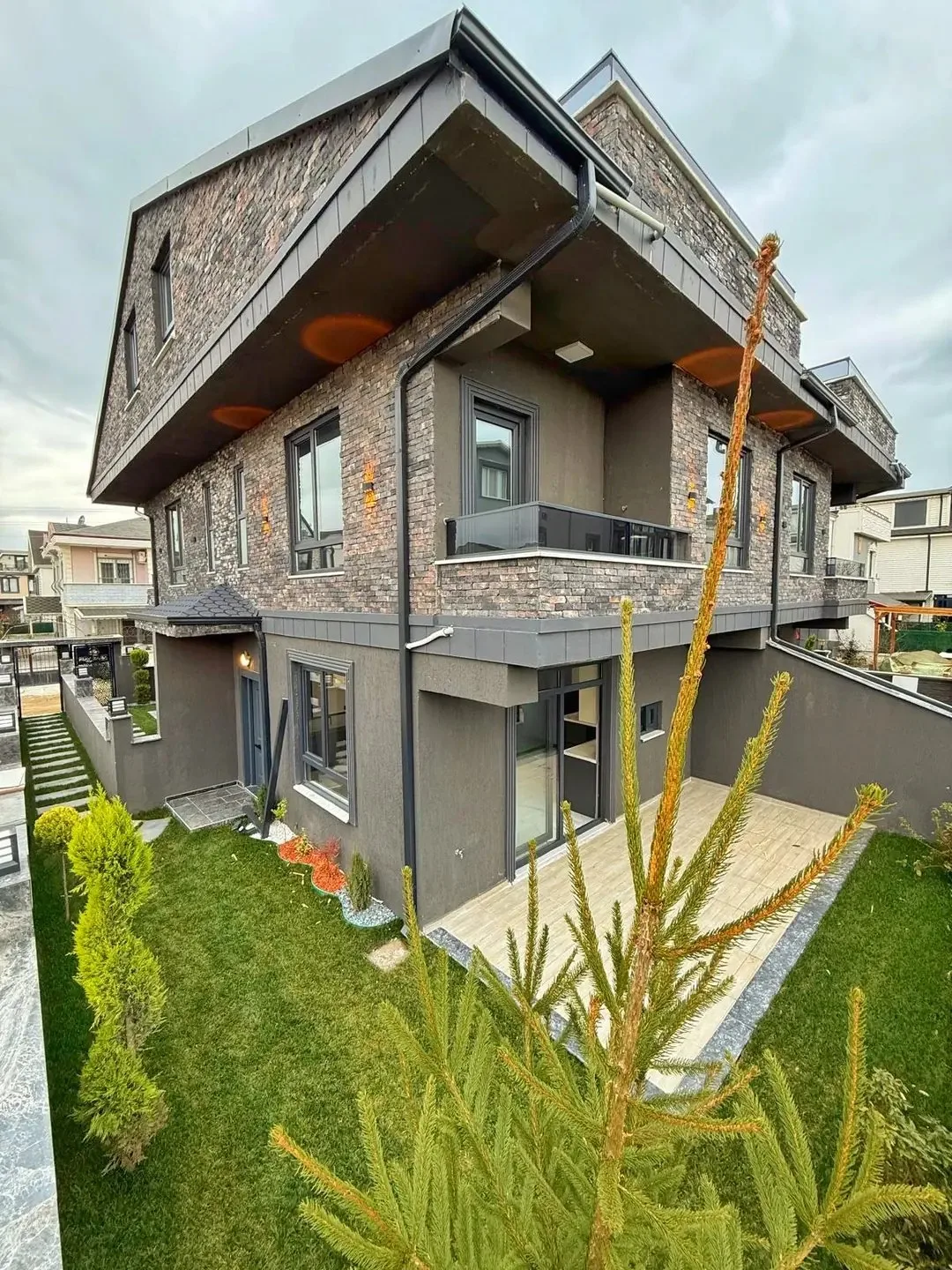 TERAS DENİZ MANZARALI, PLAJA 60METRE, ÖN-ARKA CEPHE SEÇENEKLİ-ARKA, LÜKS DİZAYN 3+1 TRİPLEKS VİLLA! KOCAALİ ALANDERE MH