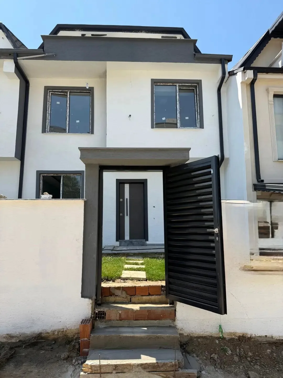 YOLA CEPHE, OKUL YANI, MÜSTAKİL GİRİŞ-BAHÇE, EBEVEYN BANYO, MERKEZ PLAJ 3+1 TRİPLEKS ! KOCAALİ YALI MH