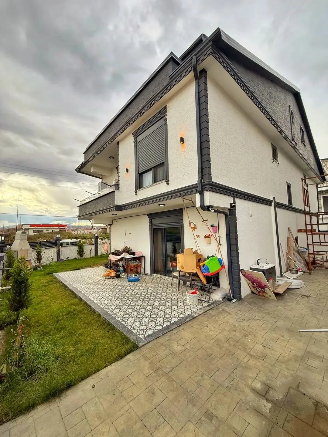 192m2 KENDİ ARSASI, ULTRA GENİŞ BİNA-BAHÇE KULLANIM ALANLI, MERKEZ PLAJ 5+1 TRİPLEKS! KOCAALİ YAYLA MH